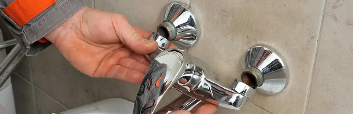 Установка смесителя для ванны