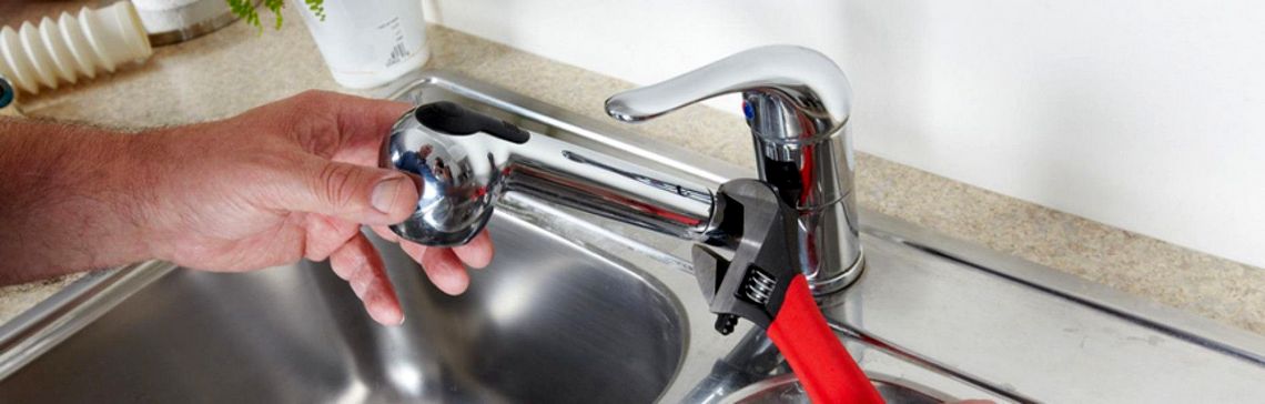 Установка смесителя на кухне