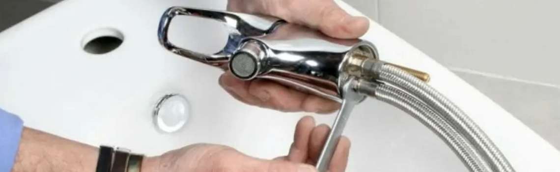 Установка смесителя на раковину